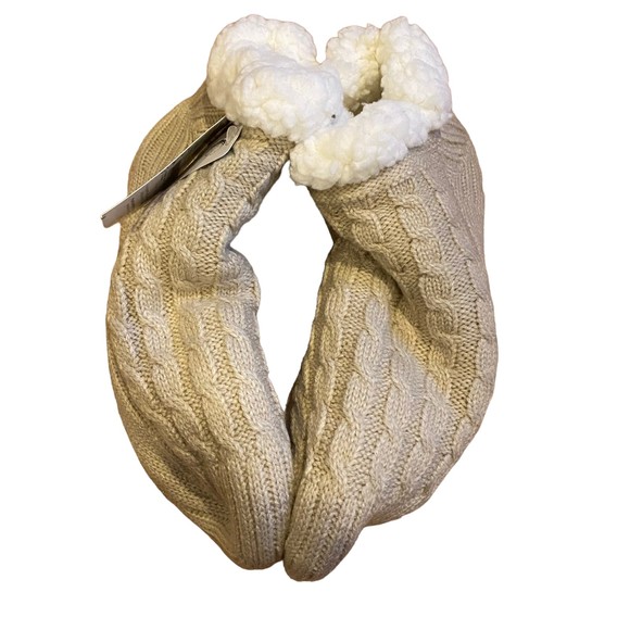 Muk Luks Tan Shea Butter Women Size S/M (6-8) Slipper Socks NWT - Picture 4 of 5